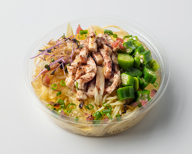 蒸し鶏と梅の冷製パスタ