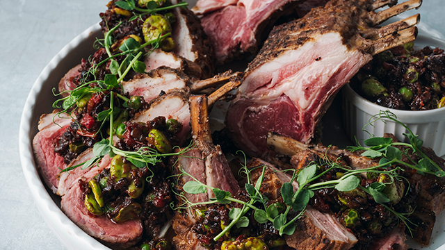 「lamb & peas」ラムのロースト 豆鼓とプルーンのソース