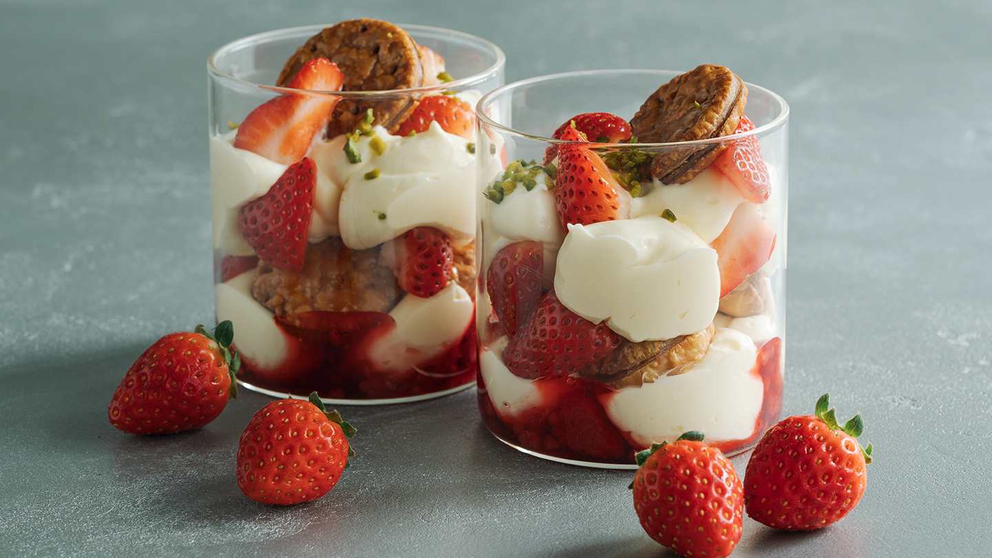 煌めく季節、苺のホリデースイーツ