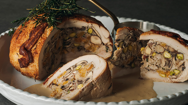 恵那鶏のスタッフィングロースト グレイビーマスタードソース