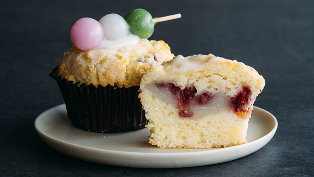 三色団子と苺白あん