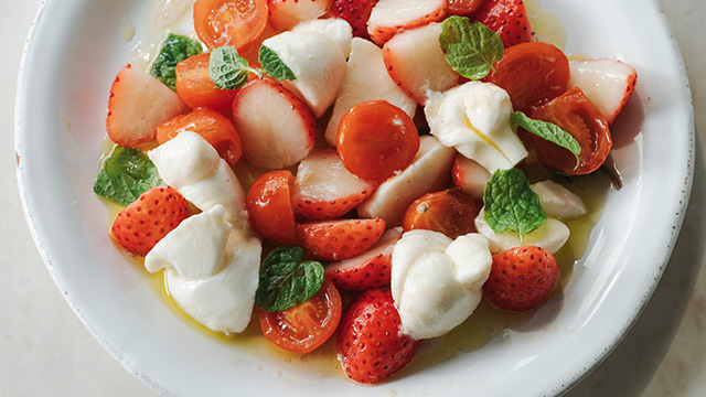 苺とトマトのカプレーゼ
