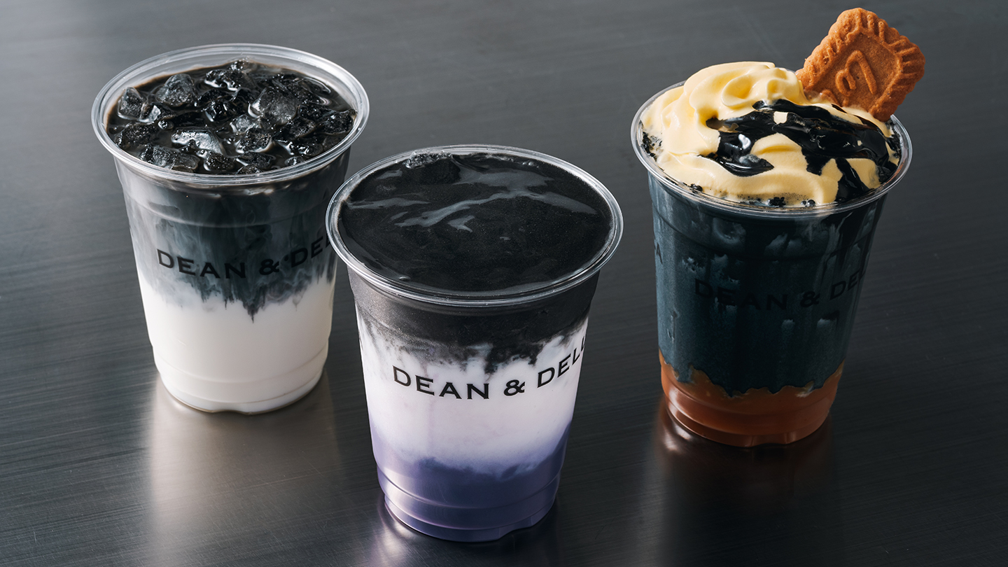 漆黒に染まる、3種のドリンク
