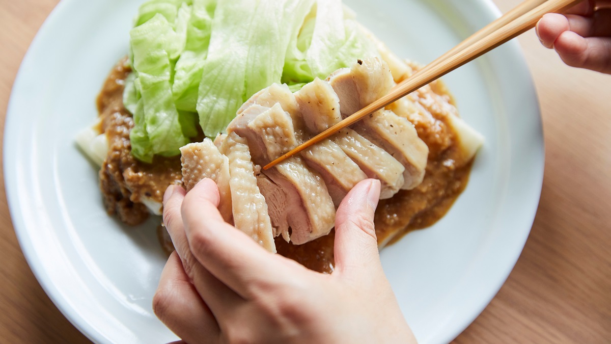 茹で鶏のごまだれひもかわうどんのつくり方