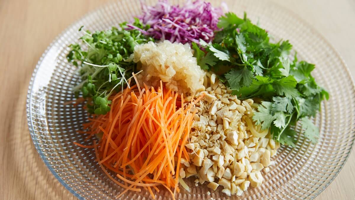 彩り野菜のレモン風味和え麺のつくり方