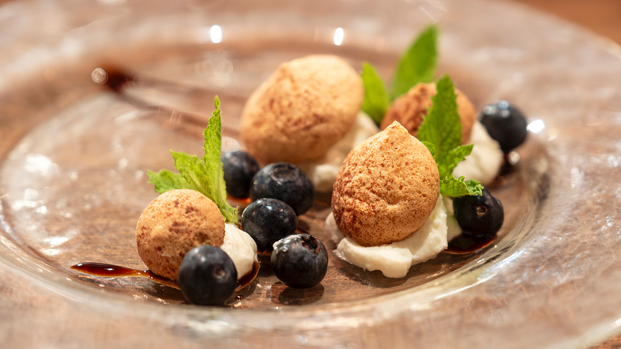 ブルーベリー、レアチーズ、ビスコッティ・サボイアルディ