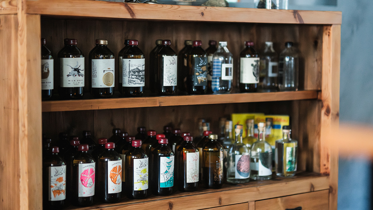 アルケミエ 辰巳蒸留所のジン