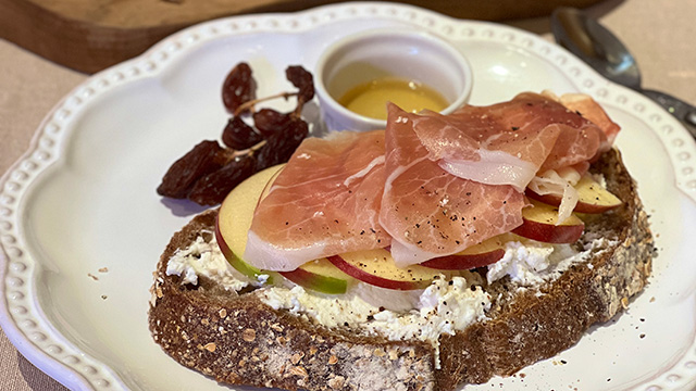 食卓のまんなかに馴染むベーカリー