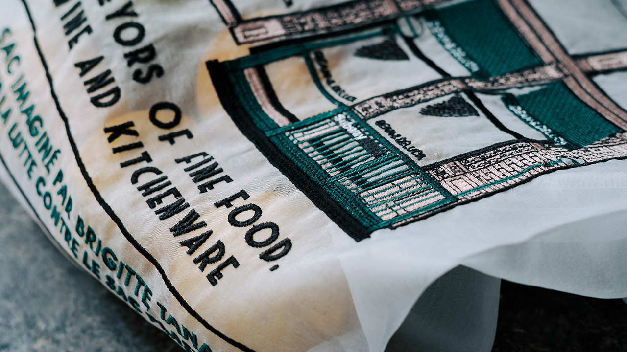 DEAN & DELUCA のルーツを2つの刺繍柄に