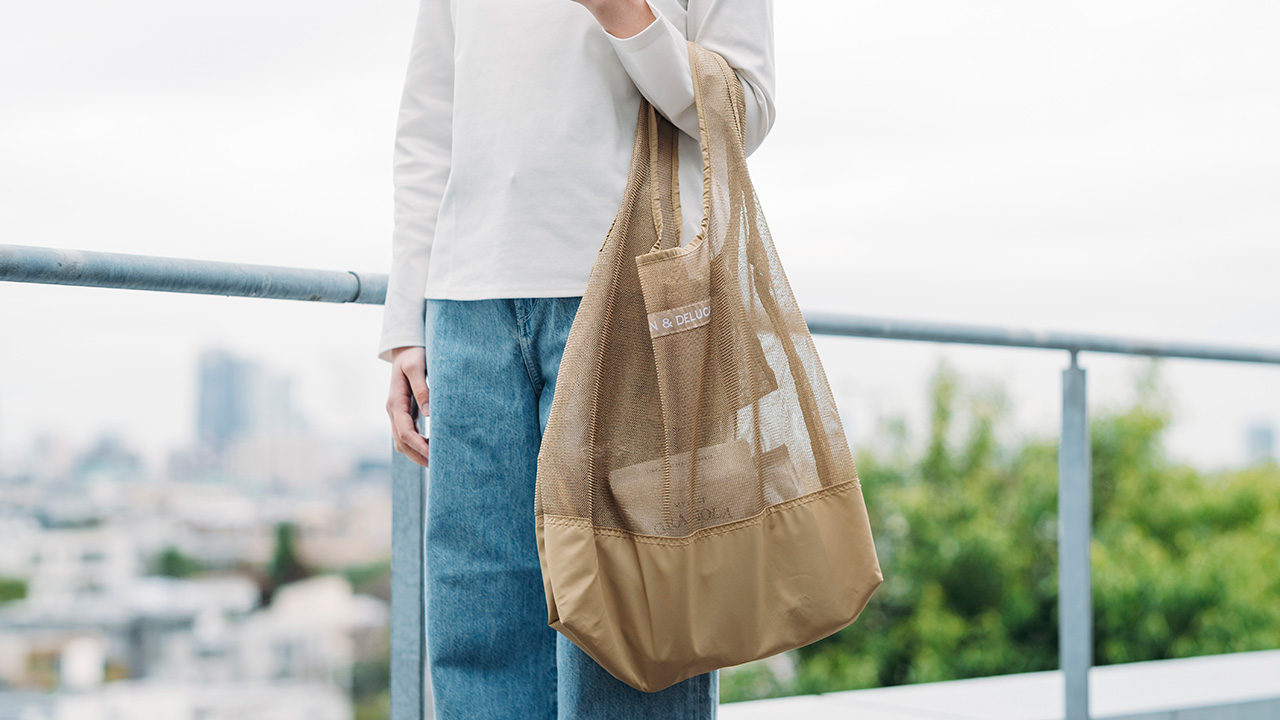 ナイロン素材のメッシュ