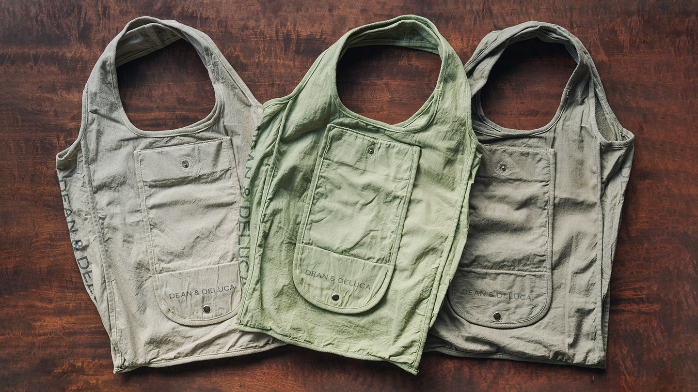 大地の余韻を宿したぶどう染めのバッグ