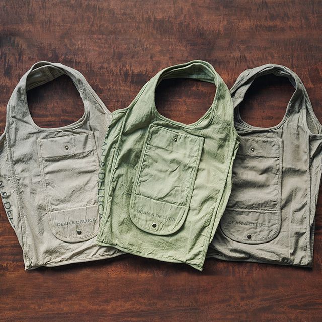 大地の余韻を宿したぶどう染めのバッグ