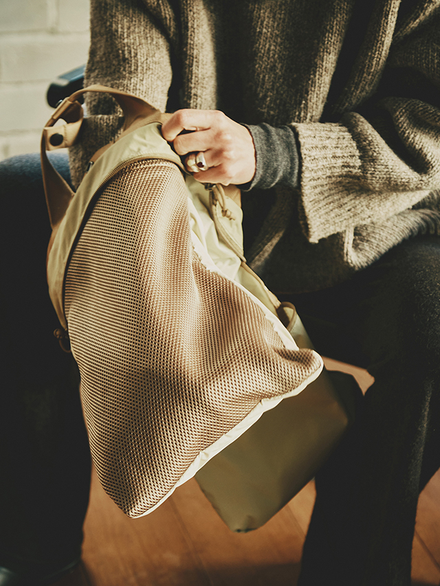 軽量かつコンパクトなパッカブル仕様