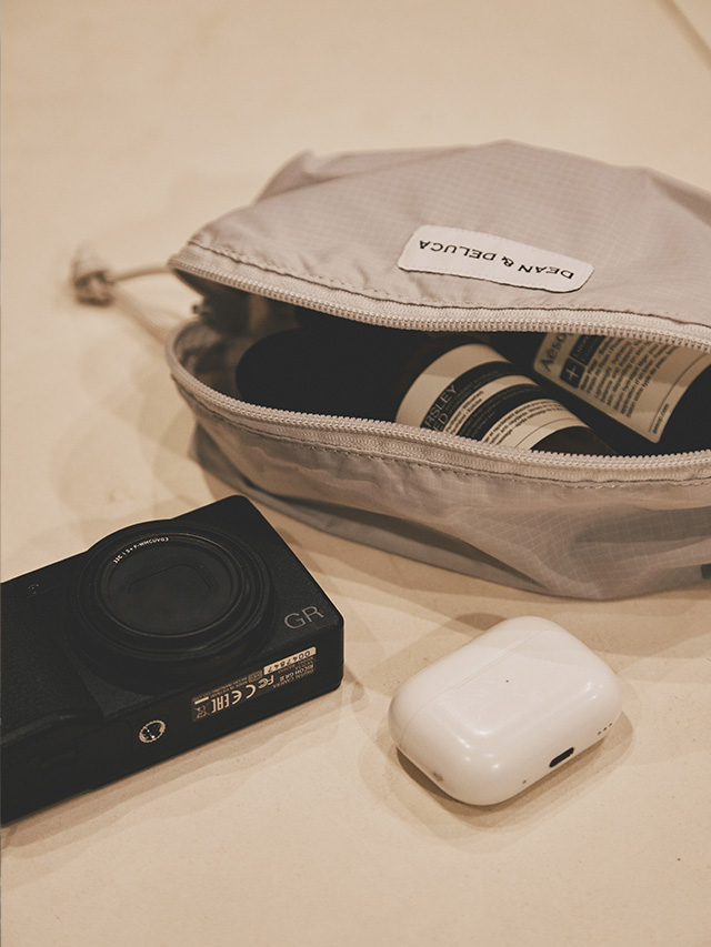 トラベルポーチ