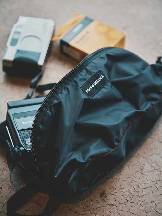 トラベルポーチ