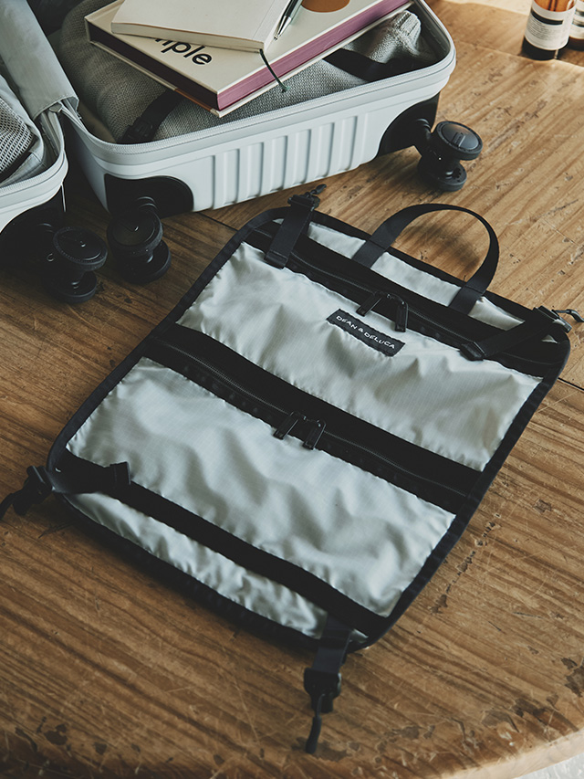 トラベルキャリーケース