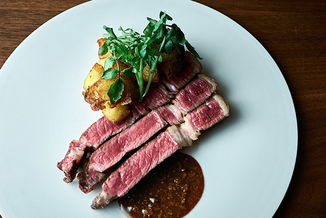 醤油黒麹_黒毛和牛のステーキ
