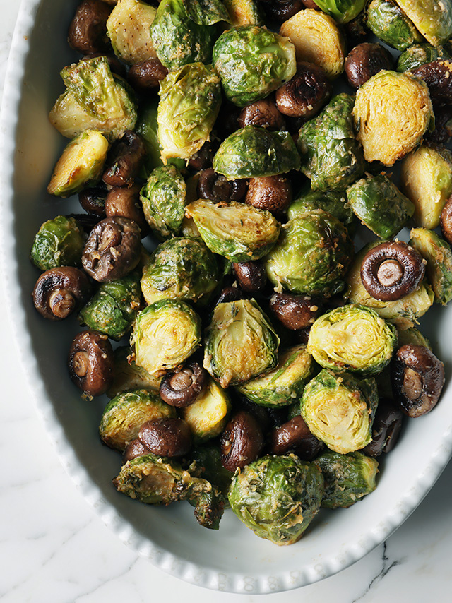 芽キャベツとマッシュルームのロースト