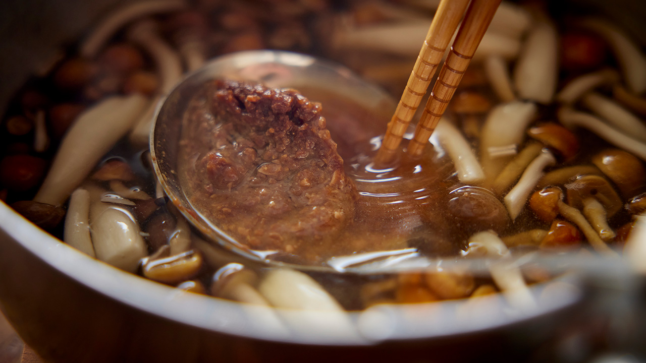 新米を楽しむ食卓 味噌と出汁