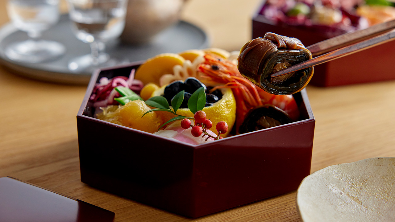 ハレの日の料理を引き立てる六角重