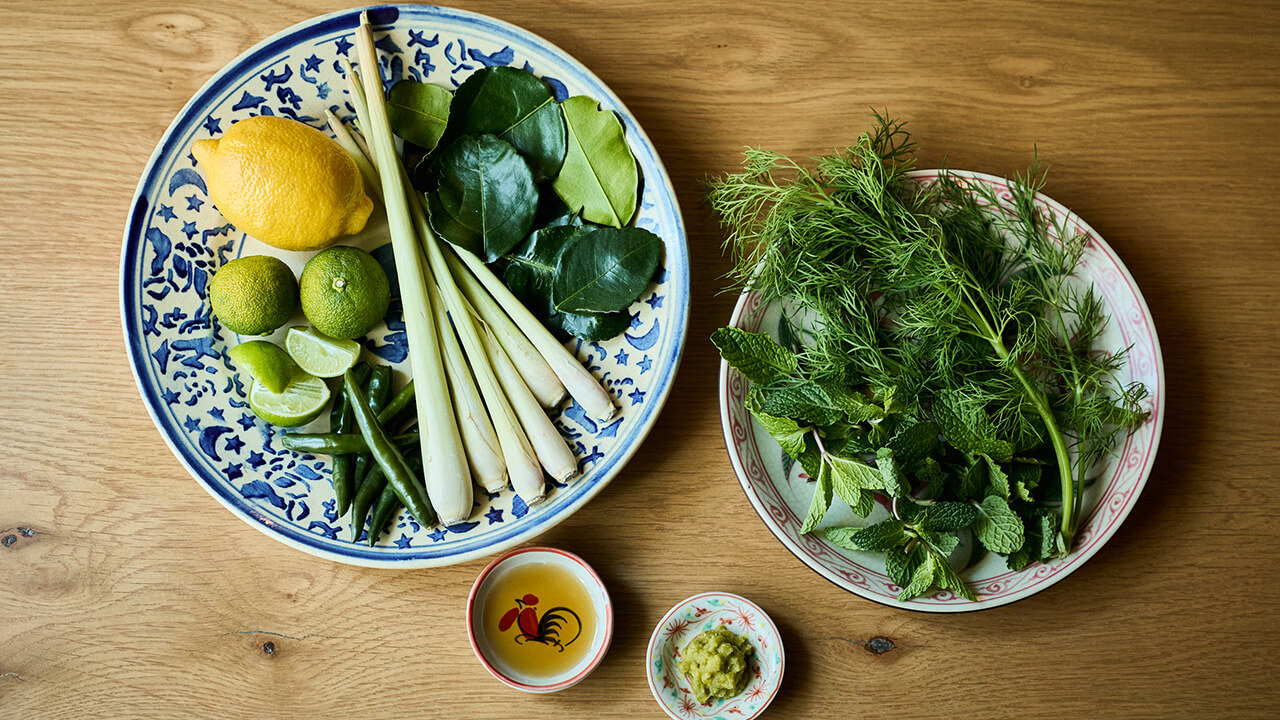 アジア各地で親しまれる個性豊かな素材をアクセントに