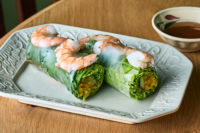 生春巻き × しょっつると柚子胡椒のスイートチリソース