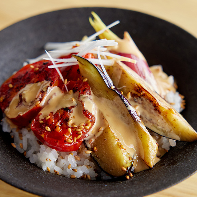 「ごまだれ」でつくる夏野菜丼