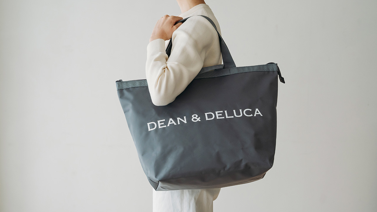 荷物が増えた時にも安心な大きめのサイズ