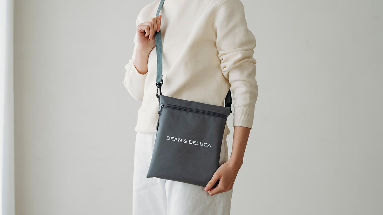 サコッシュにもなる収納ポーチ