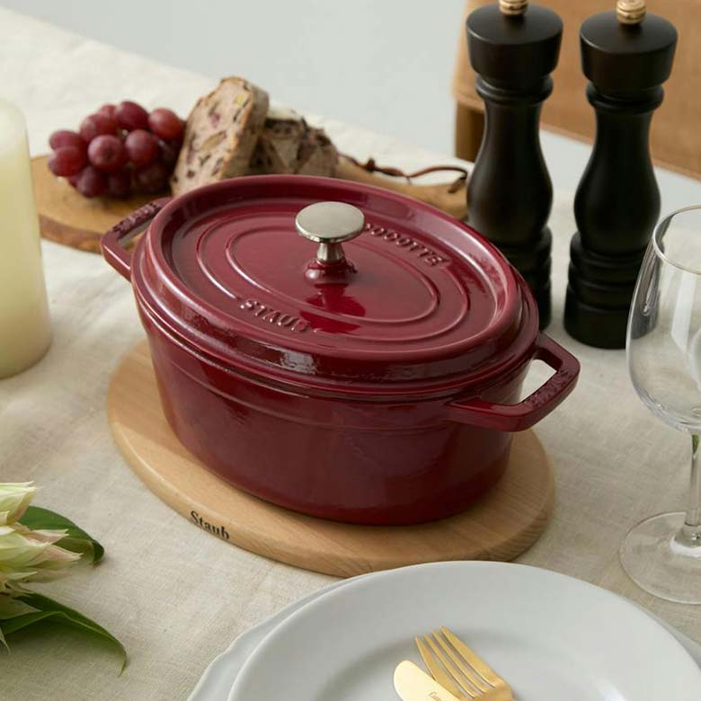ストウブ ピコ・ココットオーバル23cm ボルドー| DEAN & DELUCA【公式】