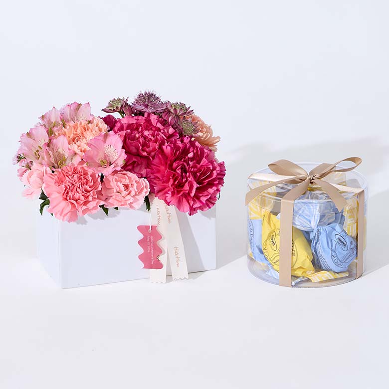 ＜5月8日～10日お届け＞カーネーションのアレンジメントピンクと焼き菓子セット