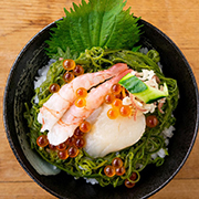 斉吉商店　海鮮丼とお惣菜セット 【別送品 / 2月20日（金）お届け】＜冷凍便・産地直送＞