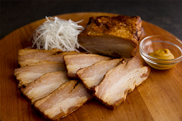 国内唯一の希少な豚種・幸福豚の極上「叉焼」